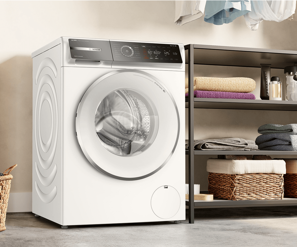 Pralka stojąca w nowoczesnej łazience